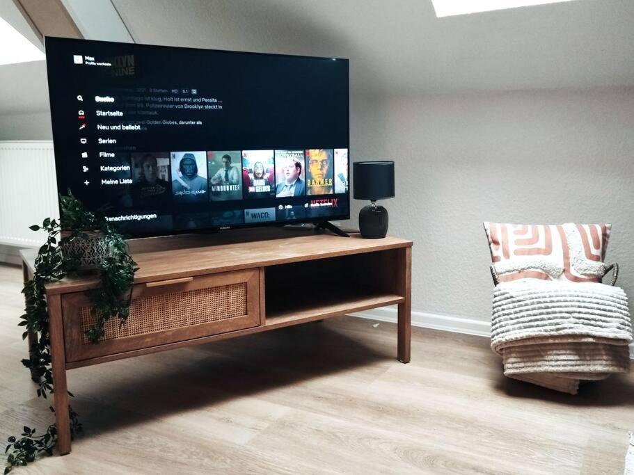 Stylische Altstadtwohnung - Netflix - Smart Tv - Schlafsofa Fuer 3 Personen แอร์ฟวร์ท ภายนอก รูปภาพ